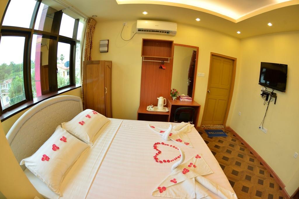 New Golden Forward Hotel Янгон Экстерьер фото