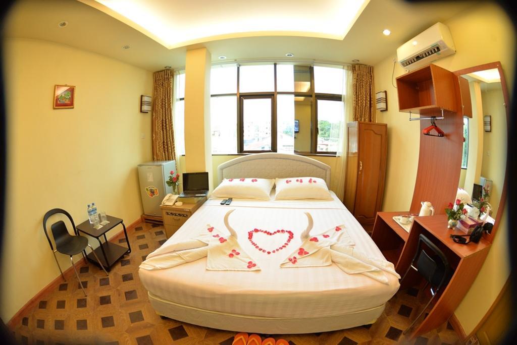 New Golden Forward Hotel Янгон Экстерьер фото