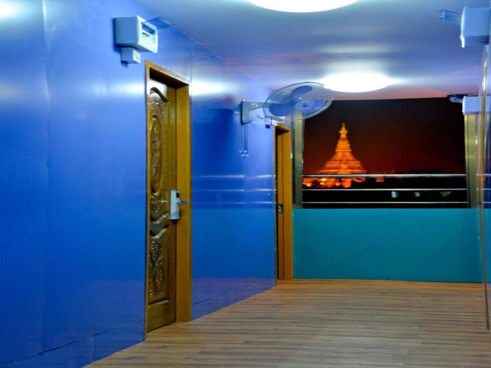 New Golden Forward Hotel Янгон Экстерьер фото