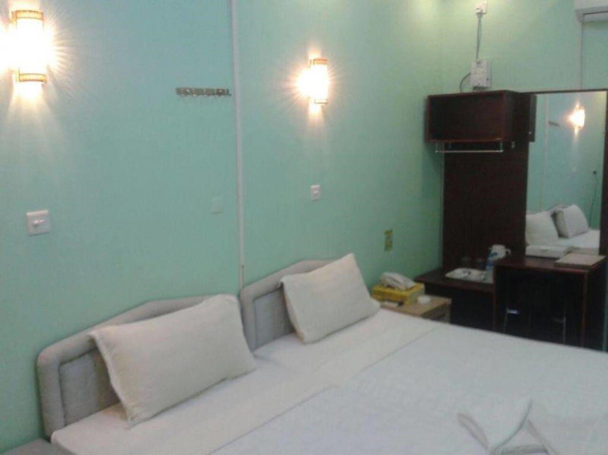 New Golden Forward Hotel Янгон Экстерьер фото